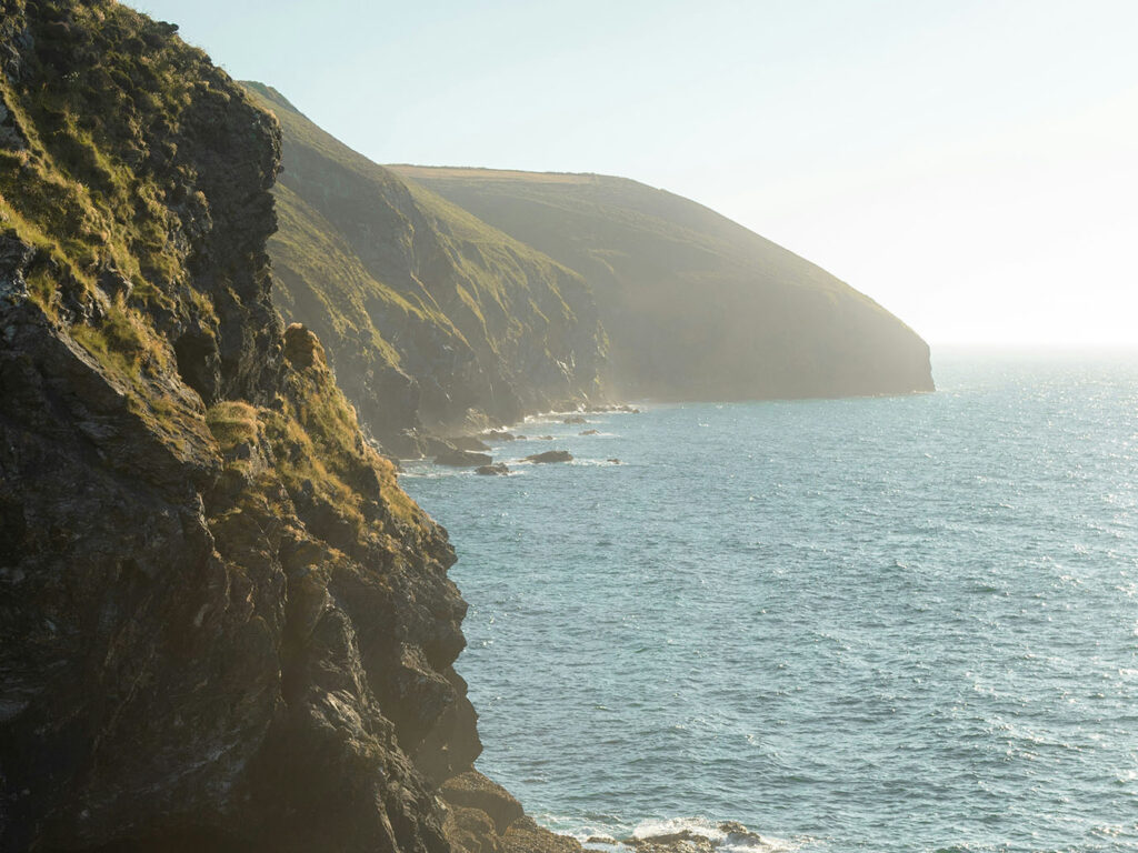 Breathtaking view of the St Agnes coastline and the expansive sea in Cornwall, a great place to visit from a Cornwall holiday cottage.