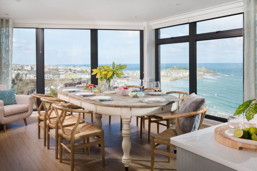 Scots-Craig-dining-room